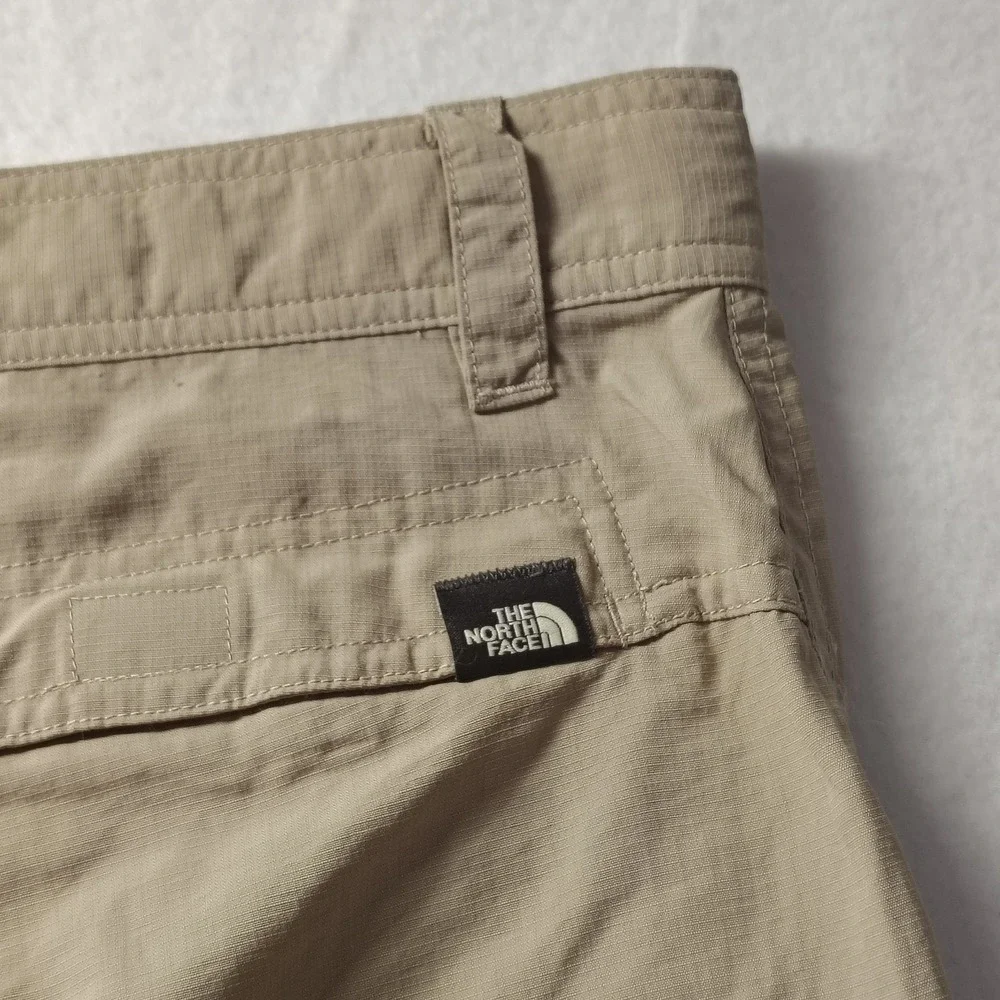 The North Face Mens 32 Khaki Tan Nylon Hiking Cargo‎ Shorts  Regular Fit